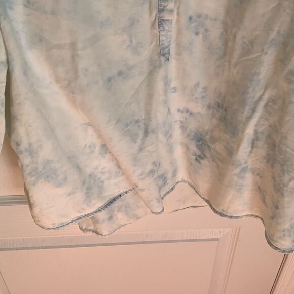 Bandolino acid wash button down jean top - Picture 5 of 6